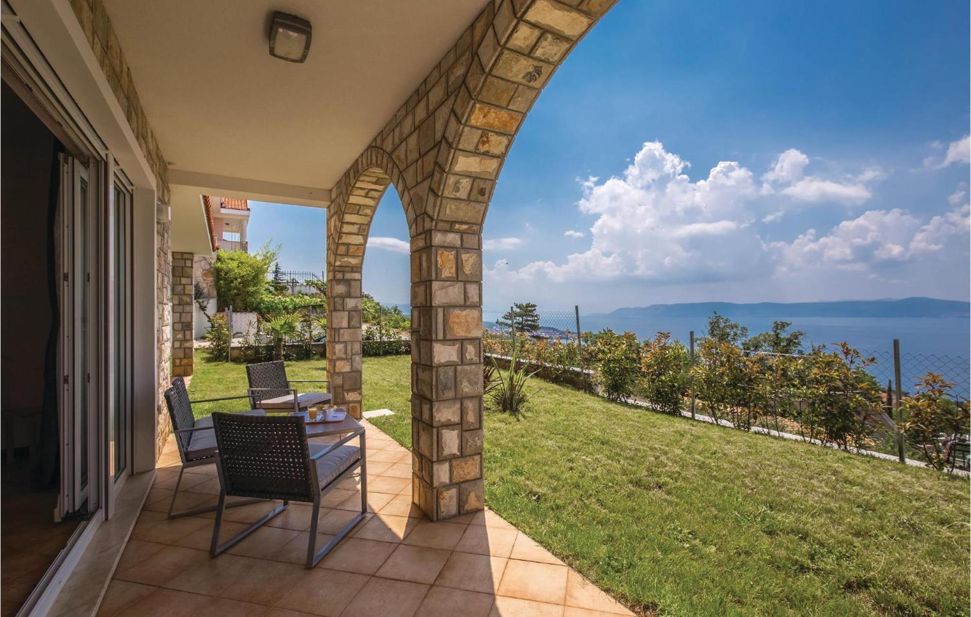 Cozy Apartment In Crikvenica With House Sea View Dış mekan fotoğraf