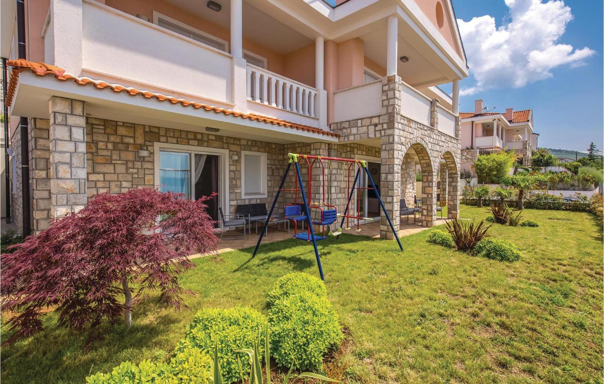 Cozy Apartment In Crikvenica With House Sea View Dış mekan fotoğraf